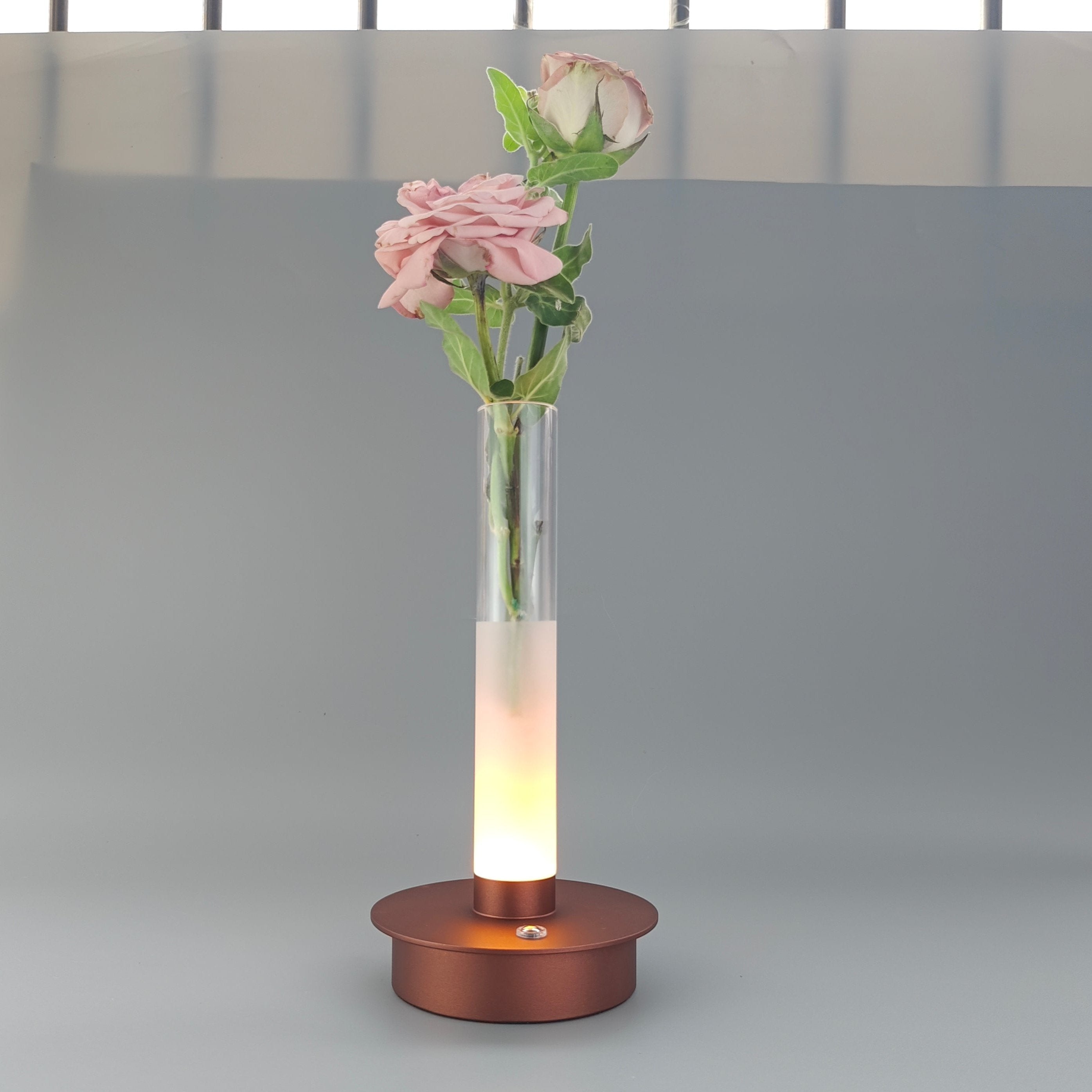 Elegante und moderne TouchGlow Tischlampe für perfektes Ambiente-Licht