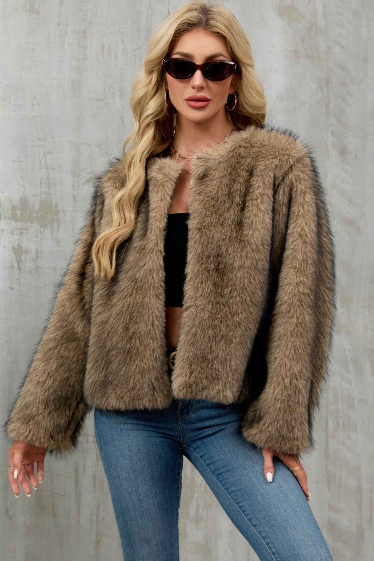 Kurzer Plüsch-Cardigan mit kurzem Flausch für einen gemütlichen und trendigen Look