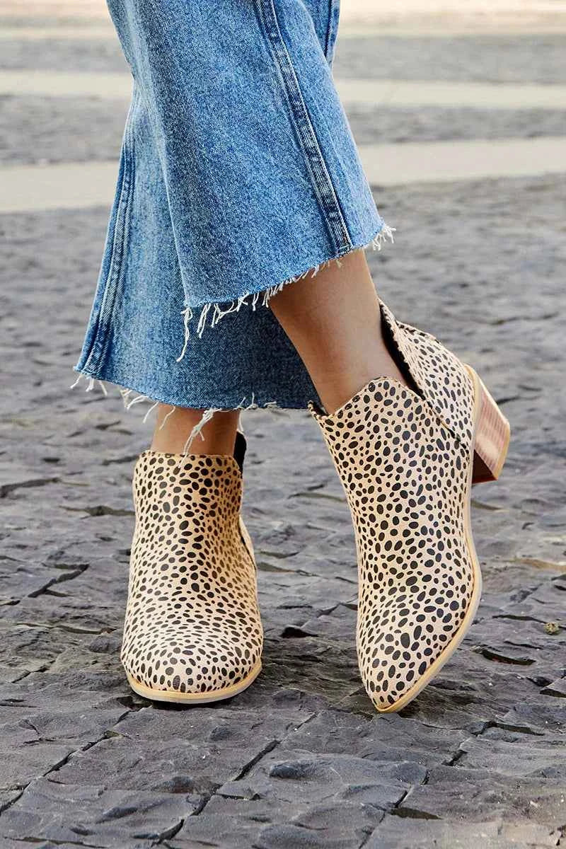 Elegante und Bequeme Bedruckte Schnürstiefel