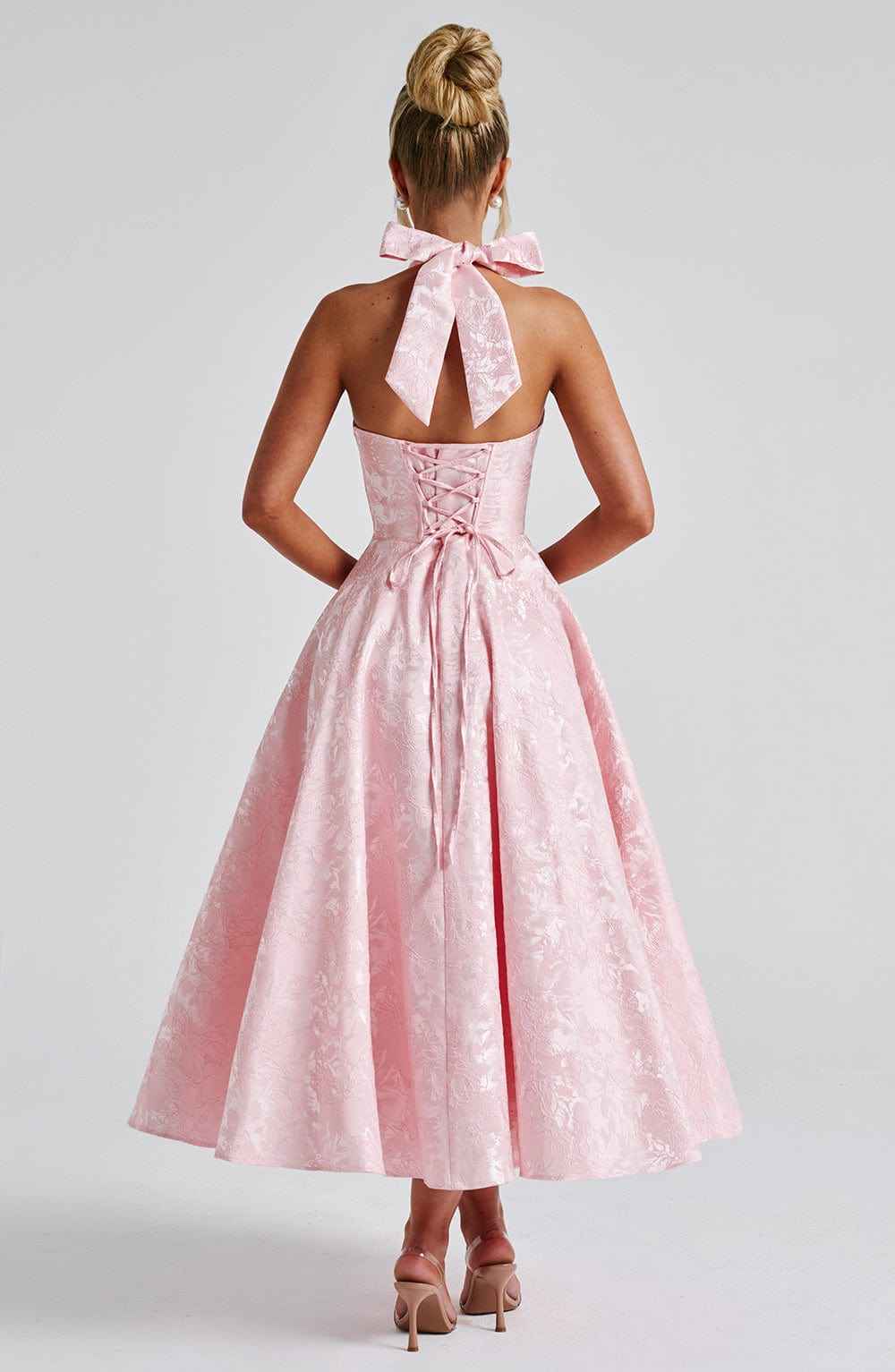 Ara Halter-Neck Midi-Kleid – Mühelose Eleganz