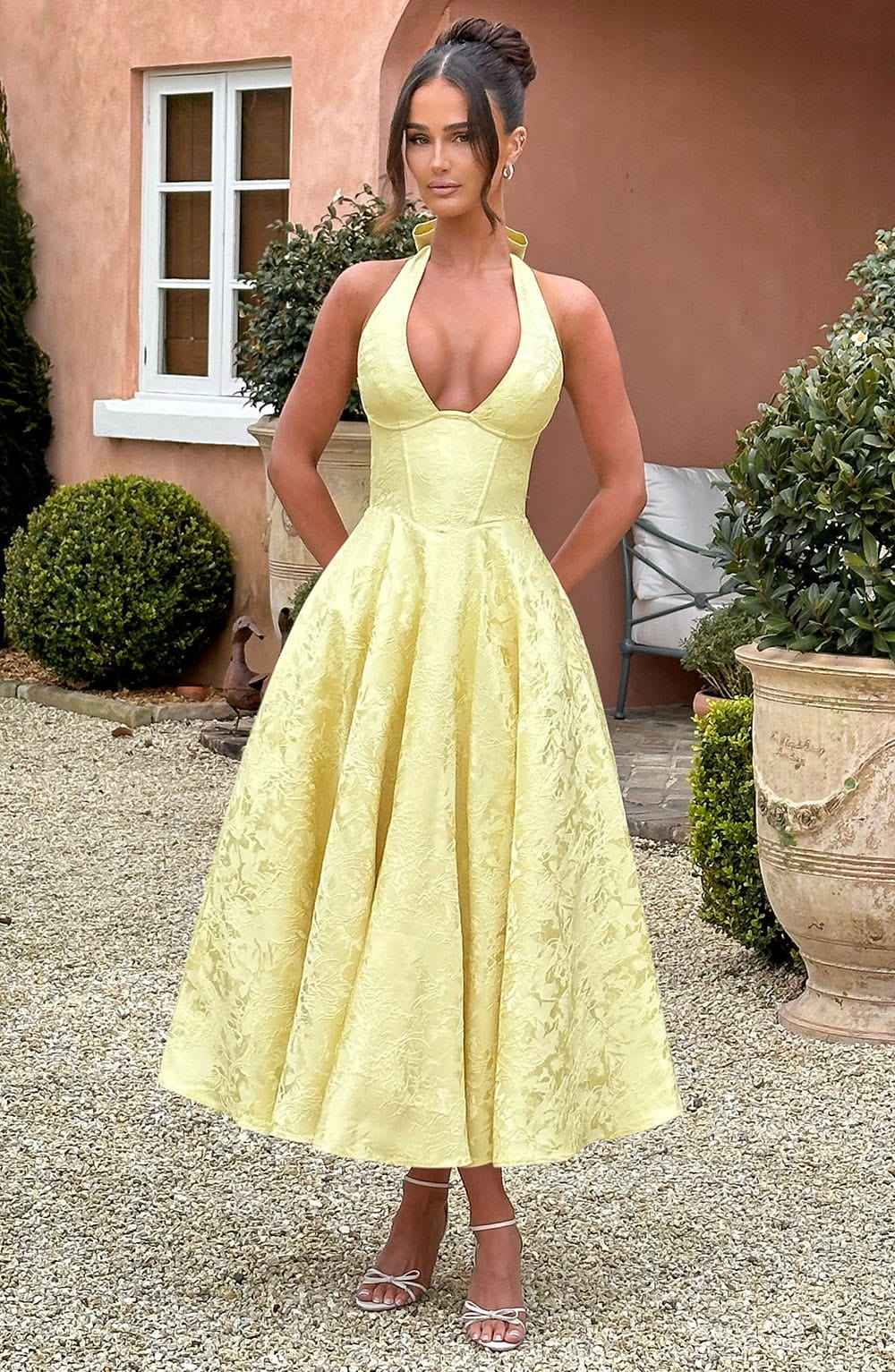 Ara Halter-Neck Midi-Kleid – Mühelose Eleganz