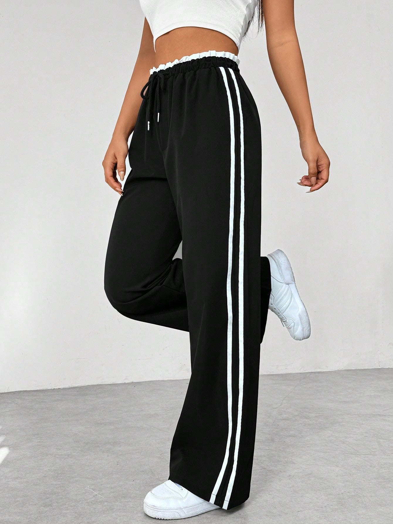 Ella | Modischer und bequemer weiter Sporthose für einen stilvollen Look