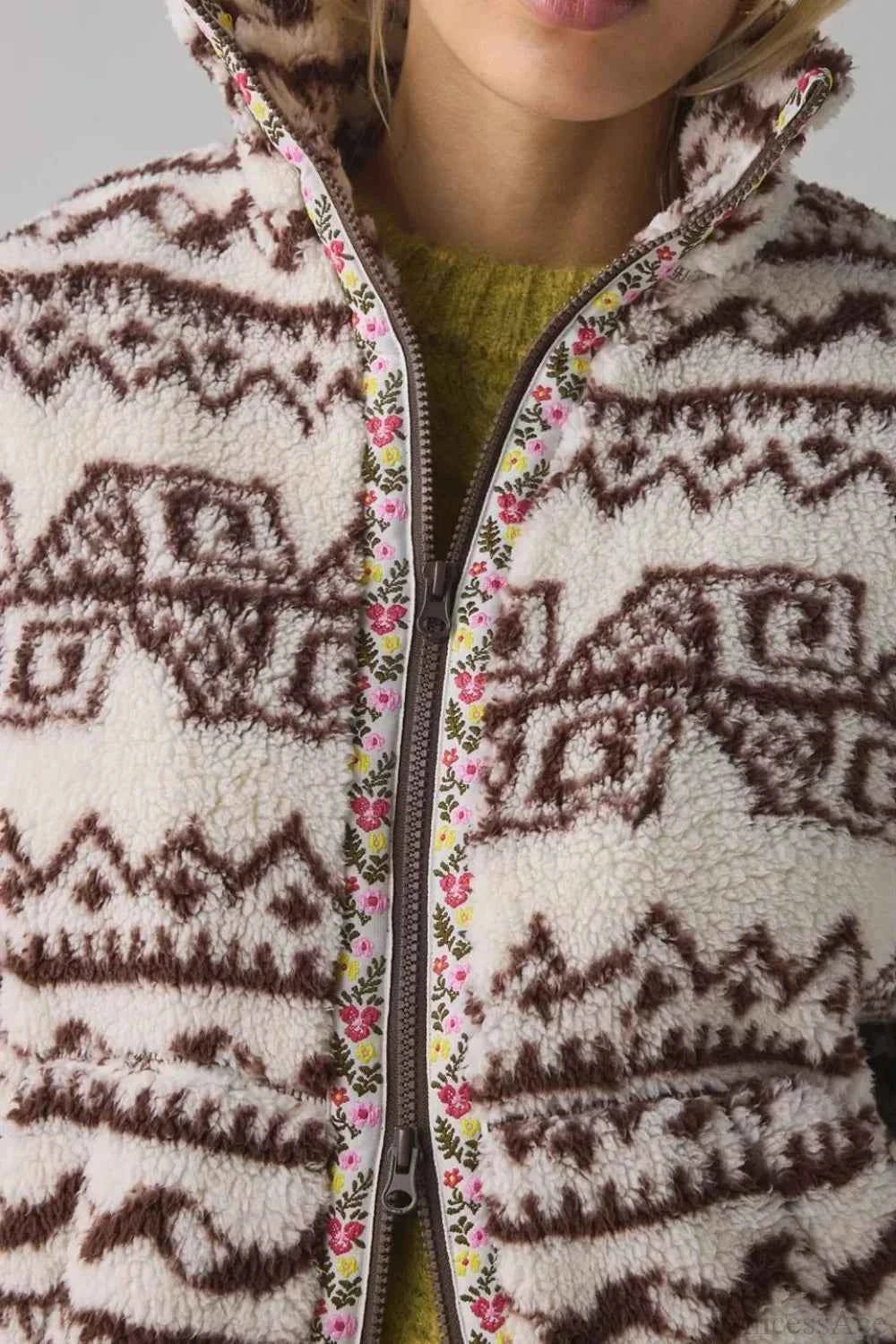 Lässiger ethnischer Fleecepullover mit Reißverschluss und Stehkragen