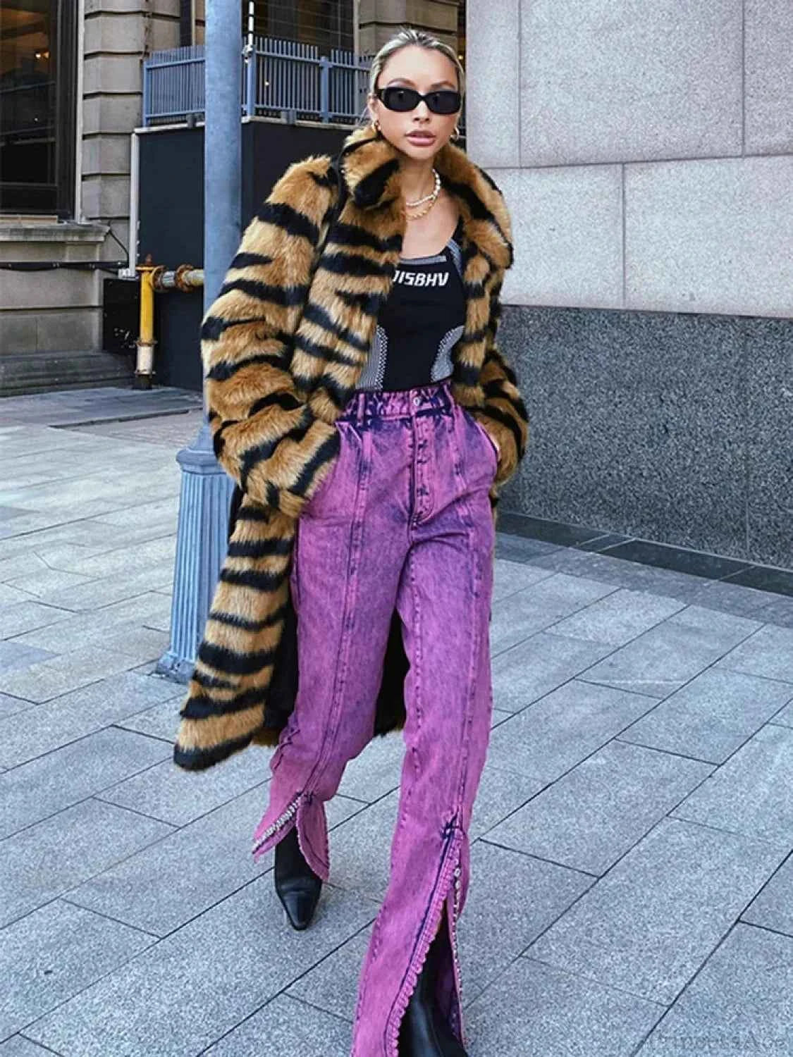 Oversize Mantel aus Fake Fell mit Tigerstreifen für einen Kongenialen Stil