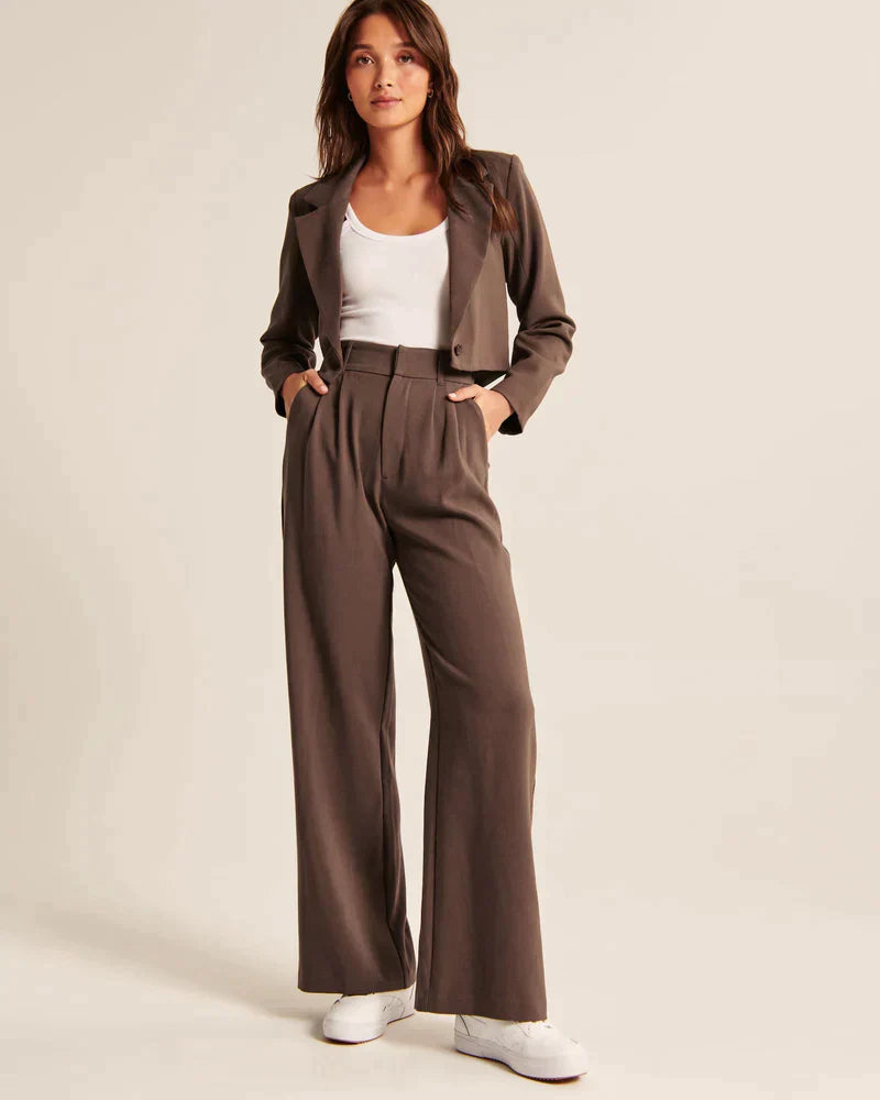Femke | Stilvolle und figurbetonte Damenhose für einen eleganten Look