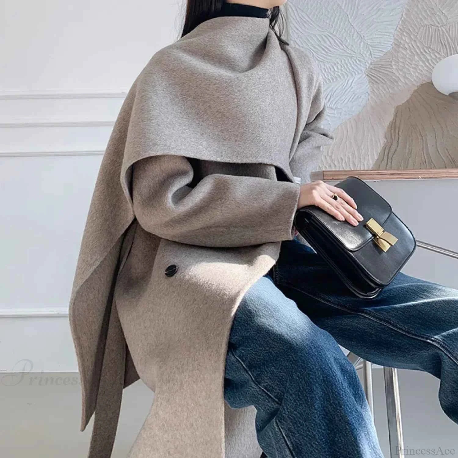 Handgewebter Mantel mit Kordel aus Kaschmir und Wolle