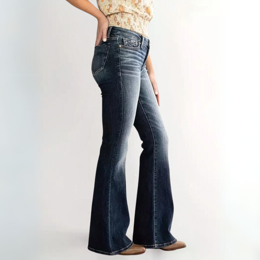 Hilary | Elegante und Trendige Flared Hose für einen Modischen Look