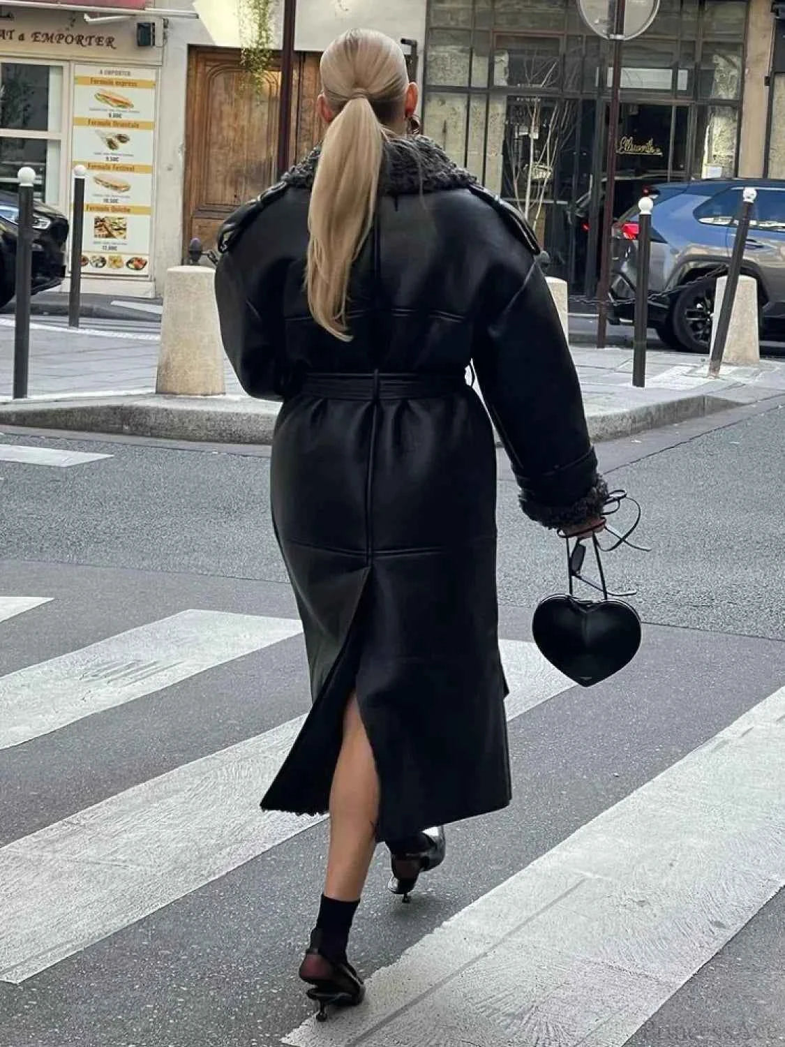 Damenmantel aus gepolstertem Fellimitat mit Leopardenmuster für einen eleganten und warmen Look