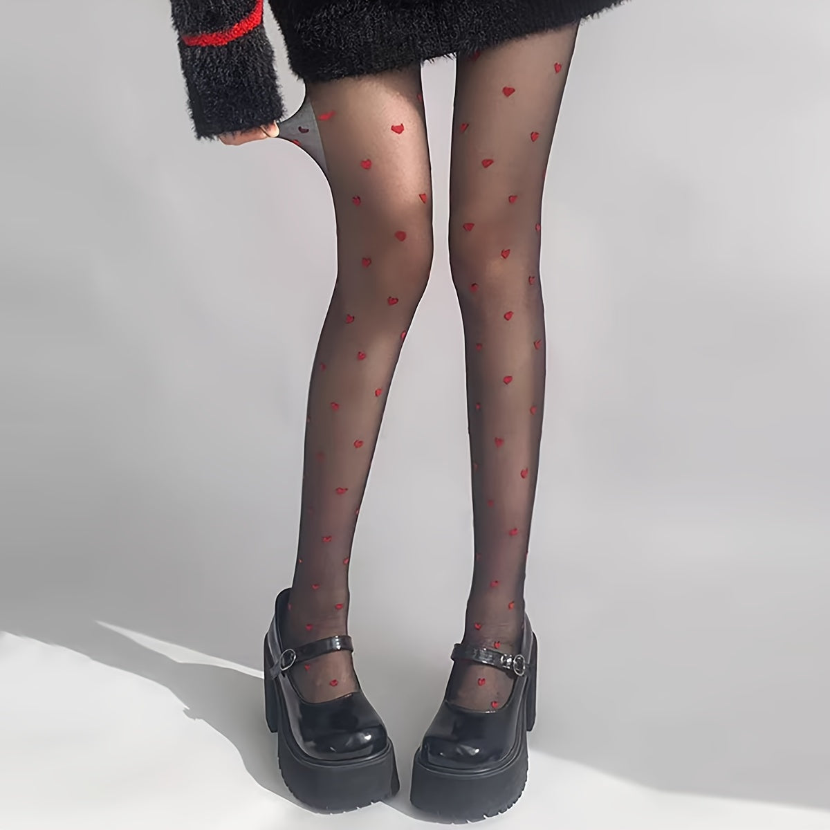 Lotte | Elegante durchsichtige Strumpfhose mit Liebesherz Muster und hohem Bund für einen verführerischen Look