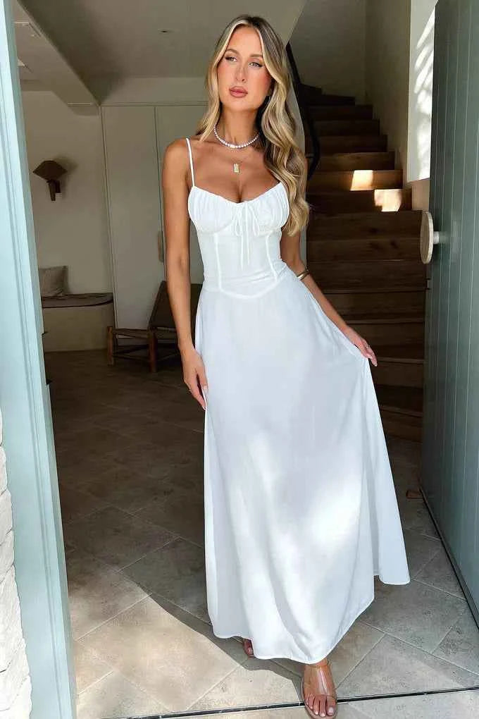 Alanis | Elegantes Midi-Kleid mit schmeichelhafter Silhouette in mittlerer Länge