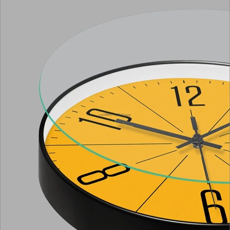 Marcia - Stylische Wanduhr mit Minimalistischem Design für ein Edles Erscheinungsbild