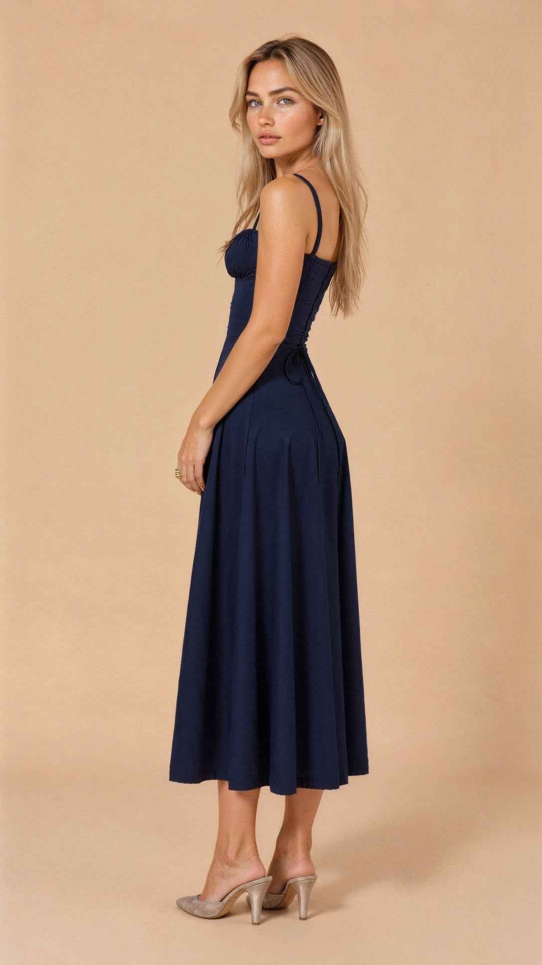 Kiana | Maßgeschneidertes Kleid mit schlanker, schmeichelhafter Passform
