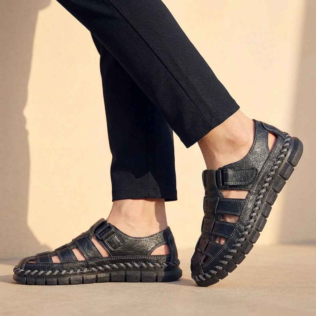 Durchbrochene Herren-Sandalen