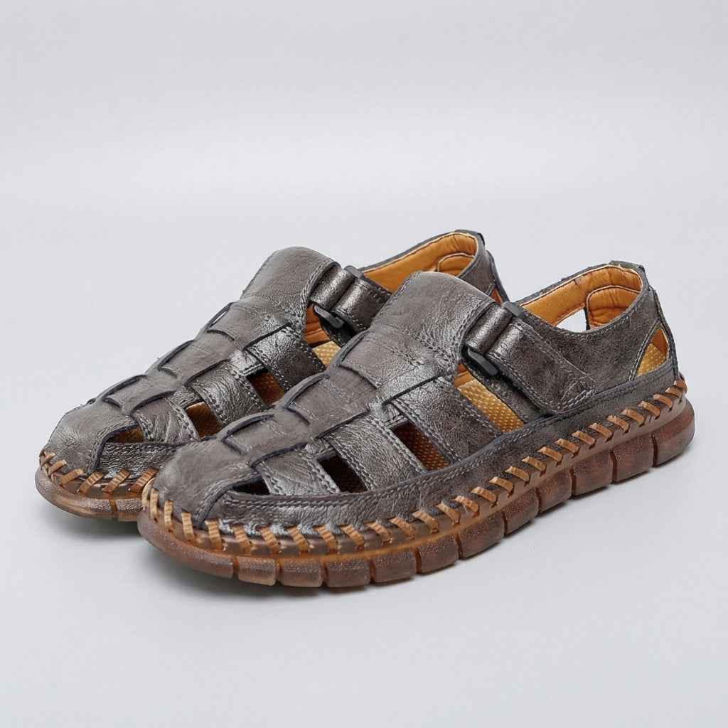 Durchbrochene Herren-Sandalen