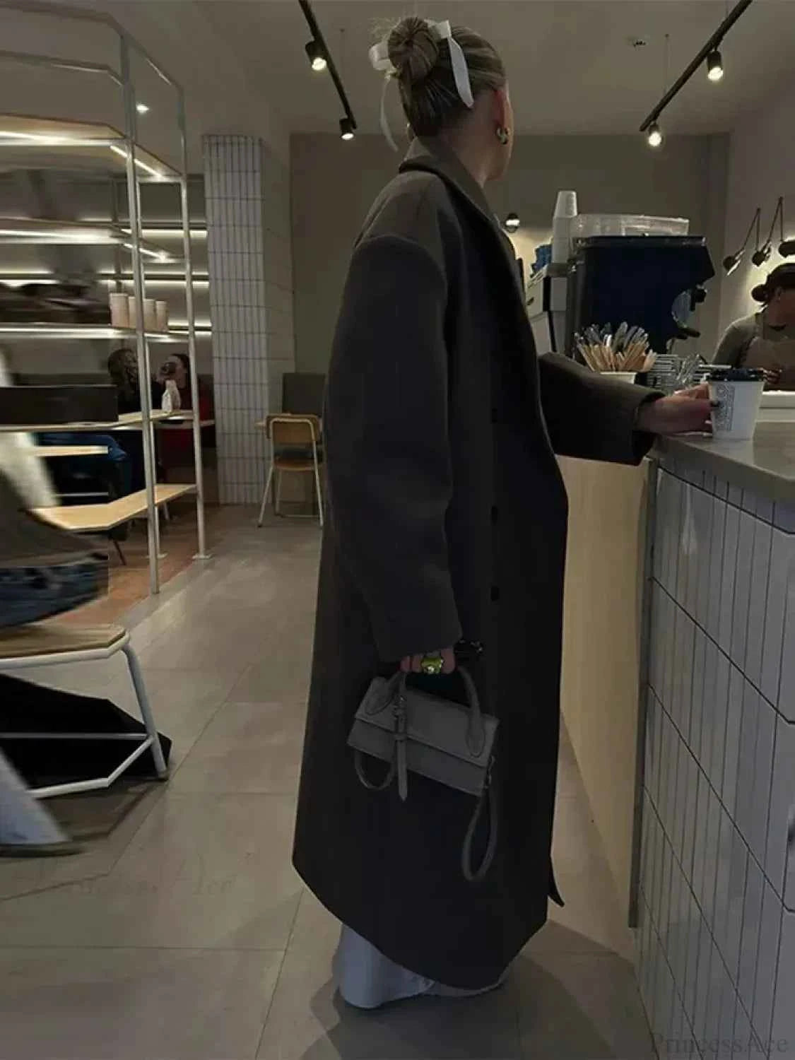 Dünner Mantel mit doppeltem Knopfverschluss und Reverskragen in uni