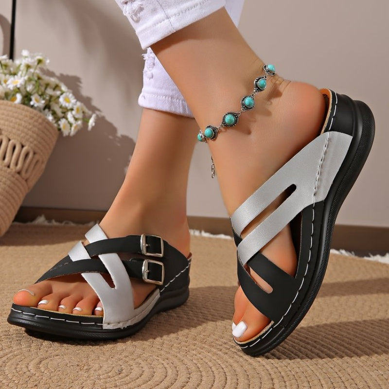 Gürtel-Sandalen für Damen mit dicker Sohle – Das aktuelle Modetrend!