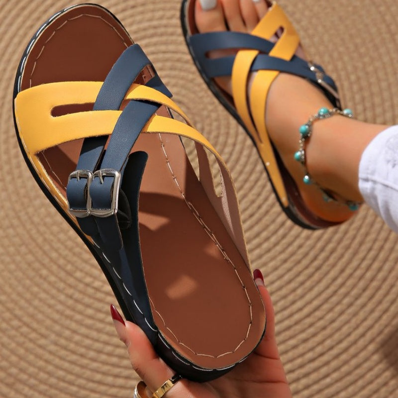 Gürtel-Sandalen für Damen mit dicker Sohle – Das aktuelle Modetrend!