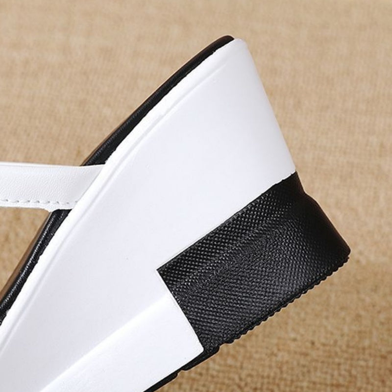Trendige Plateau-Sandalen mit durchbrochenem Design für einen eleganten und bequemen Look