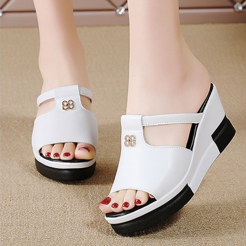 Trendige Plateau-Sandalen mit durchbrochenem Design für einen eleganten und bequemen Look