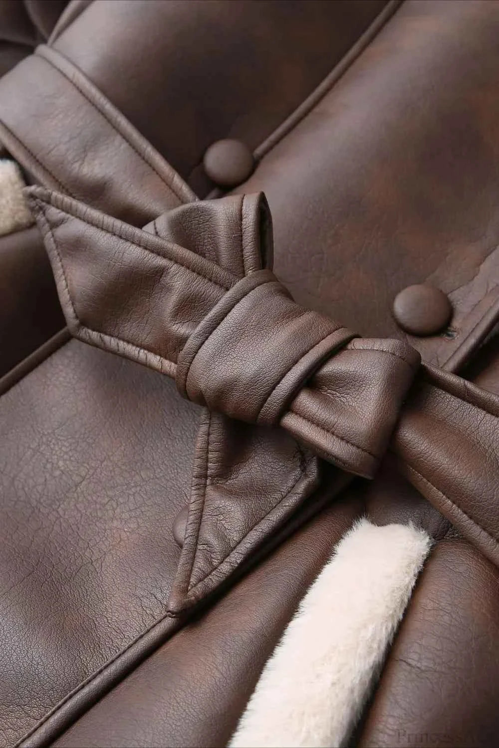 Farbenblock-Fake-Lederjacke mit Taillengürtel für einen trendigen Street-Look