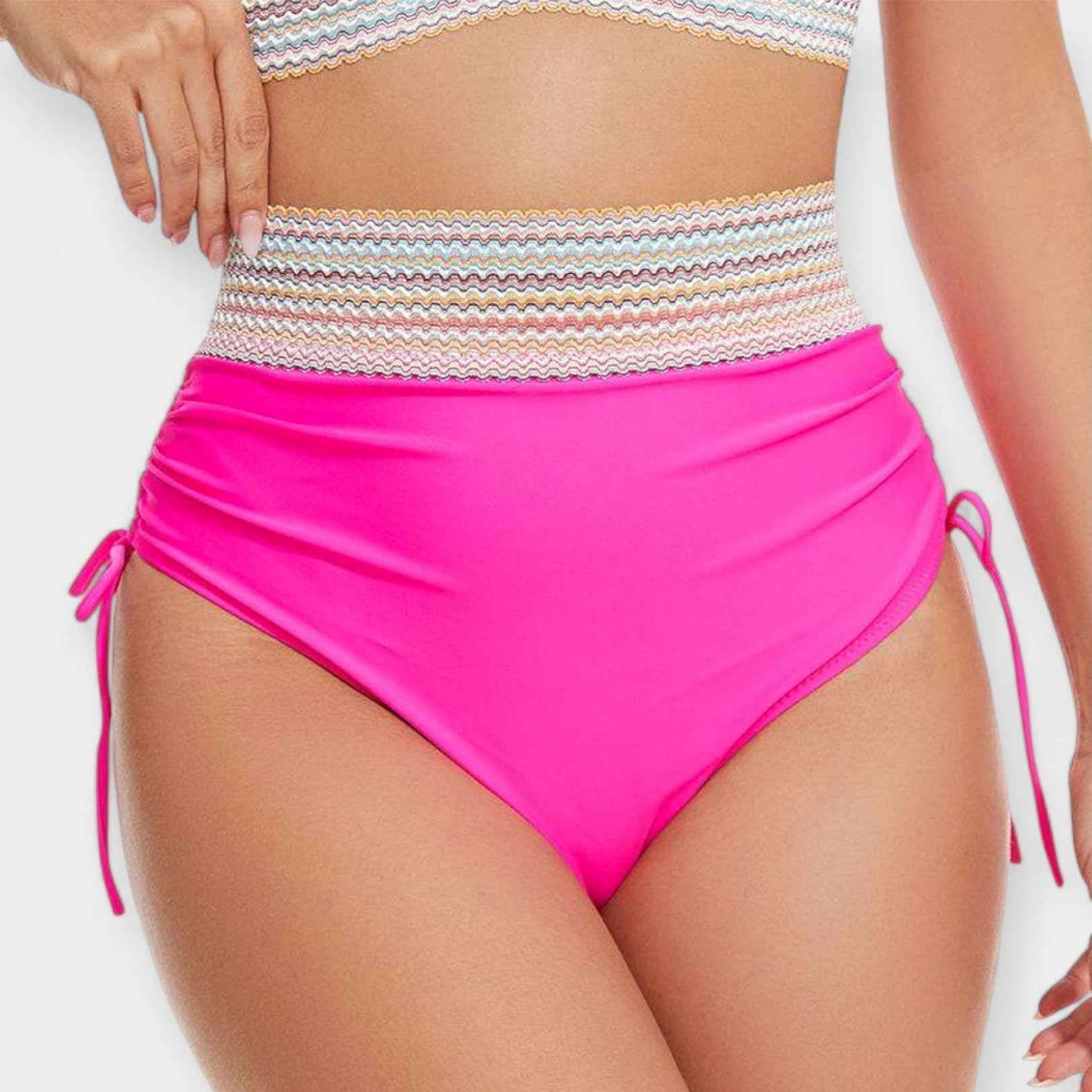 Hochtaillierter Bikini mit Polsterung