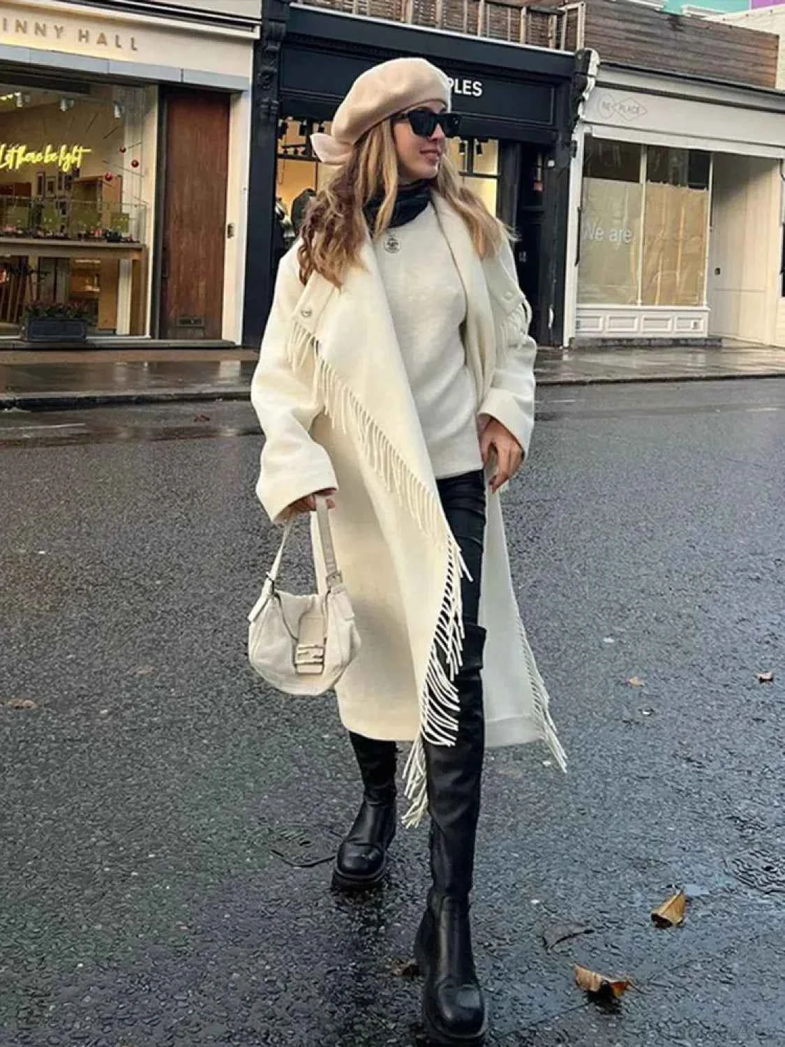 Oversize Wollmantel mit Rollkragen, Knoten und asymmetrischen Knöpfen