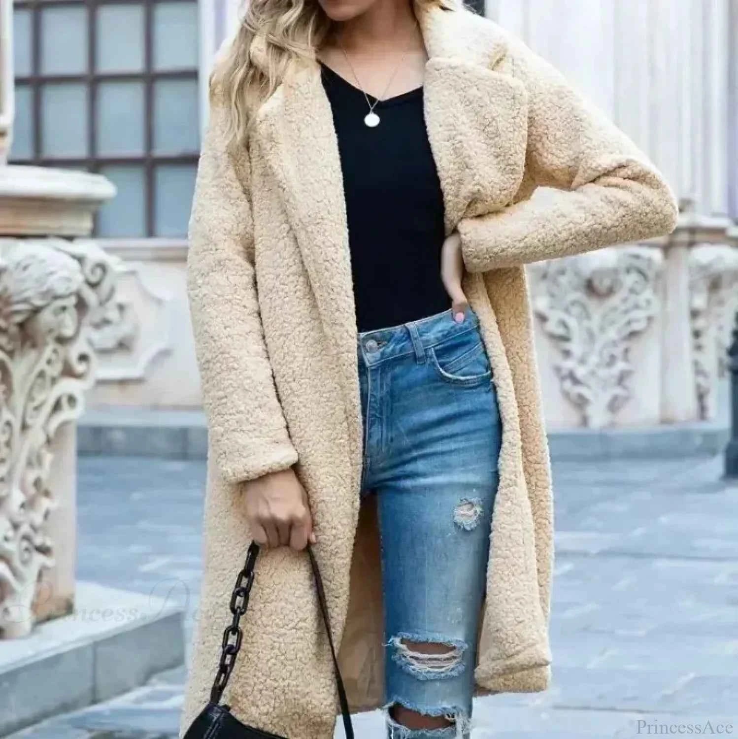 Flauschcape in Bärenform mit Rollkragen