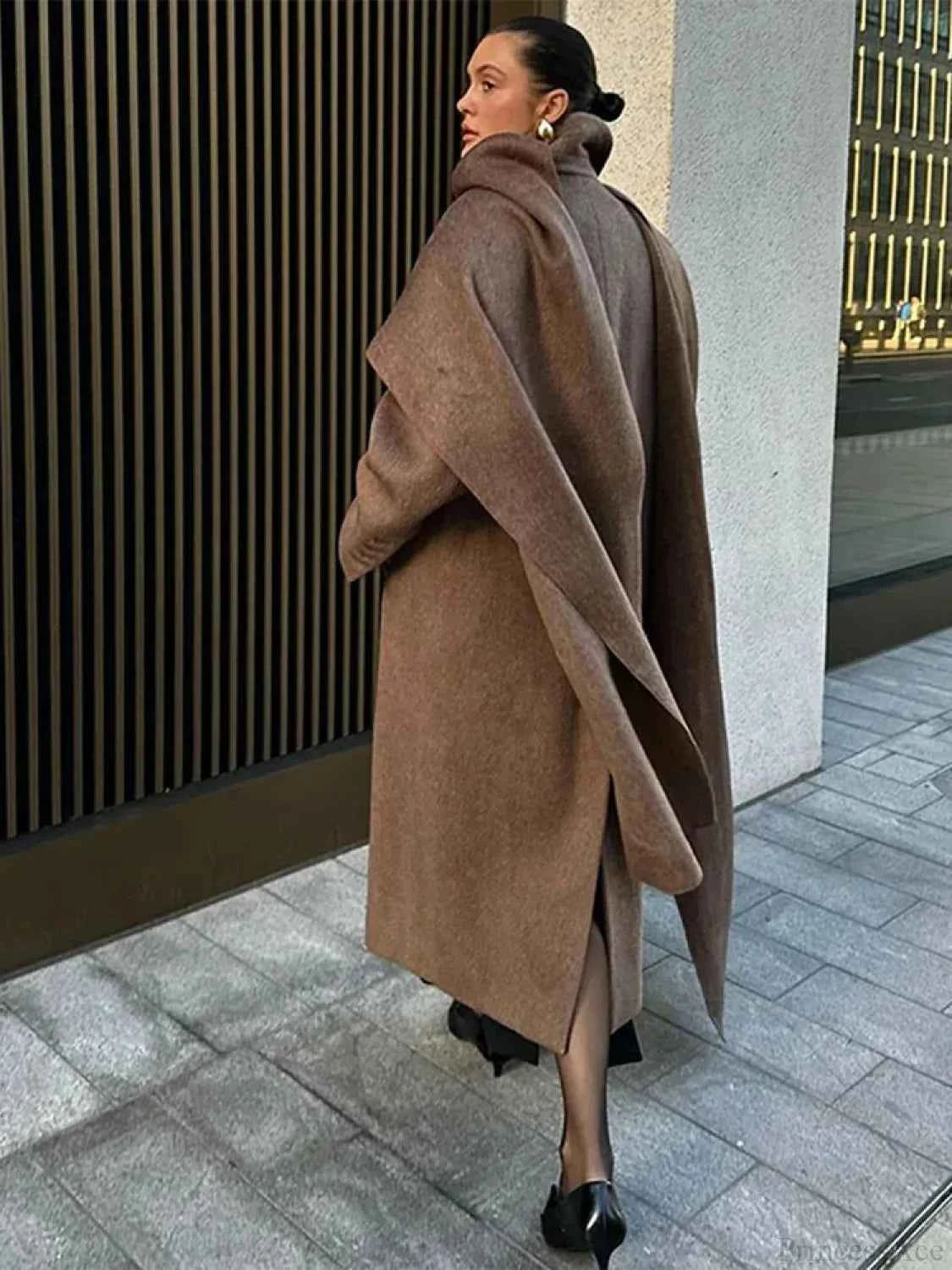 Eleganter Doppelt-Knopf-Mantel mit klassischem Reverskragen