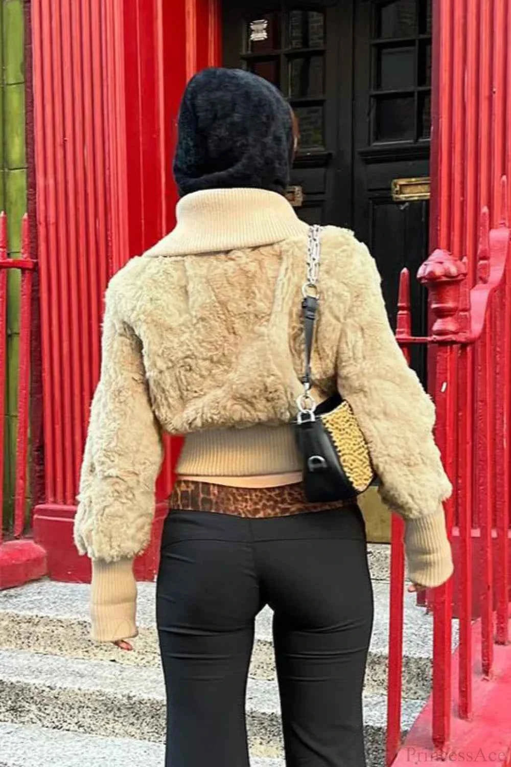 Vintage-Cropped Wollmantel mit Pelzkragen, großes Design, Ein-Knopf-Verschluss und taillierte Gürtel