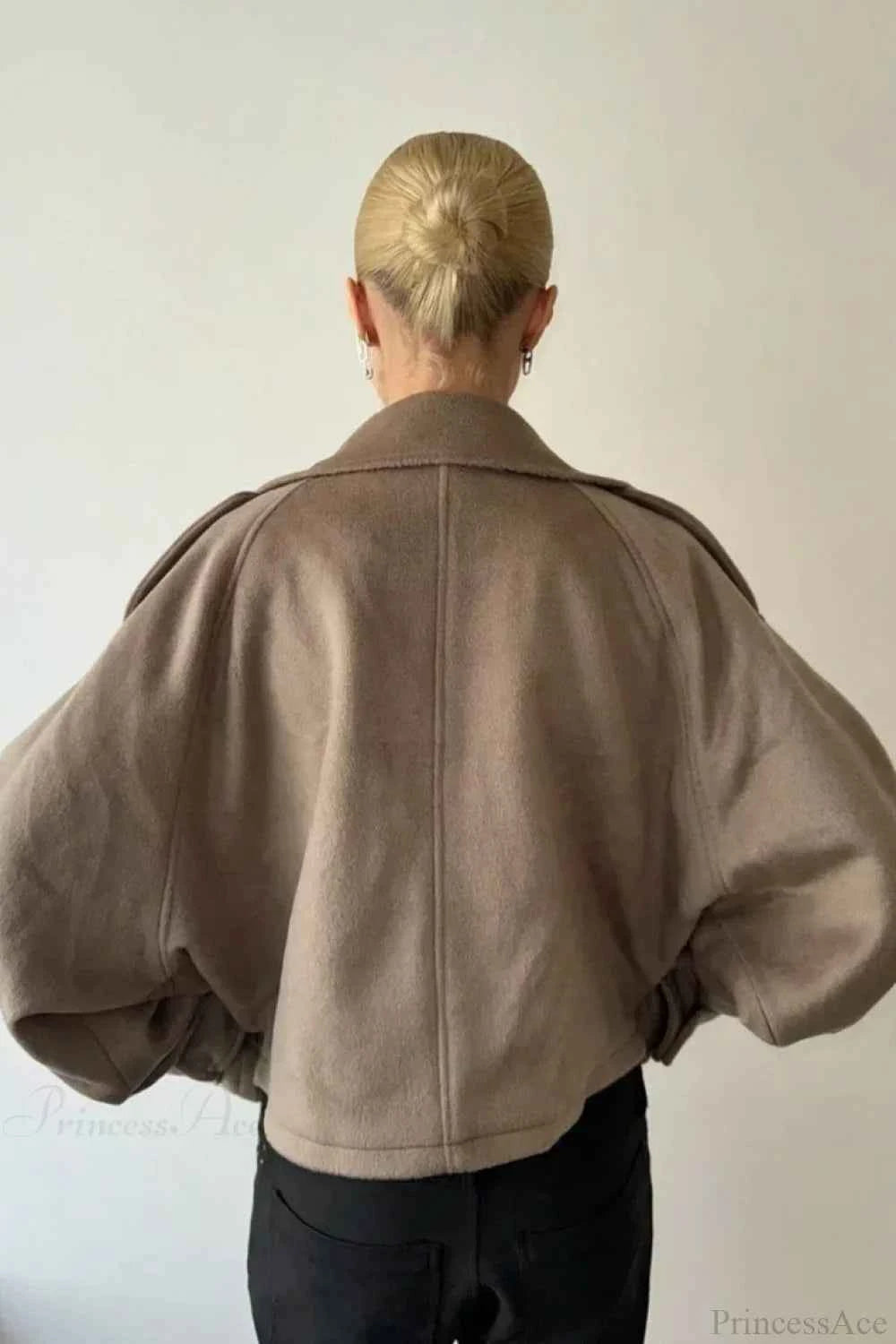 Vintage-winterjacke aus Wolle mit geradem Kragen und Knöpfen für einen schicken und zeitlosen Stil