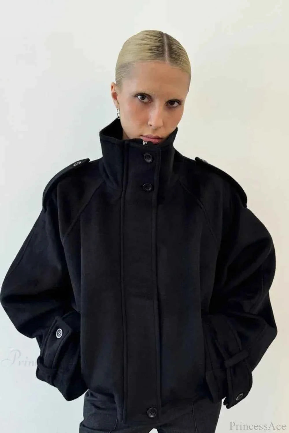 Vintage-winterjacke aus Wolle mit geradem Kragen und Knöpfen für einen schicken und zeitlosen Stil