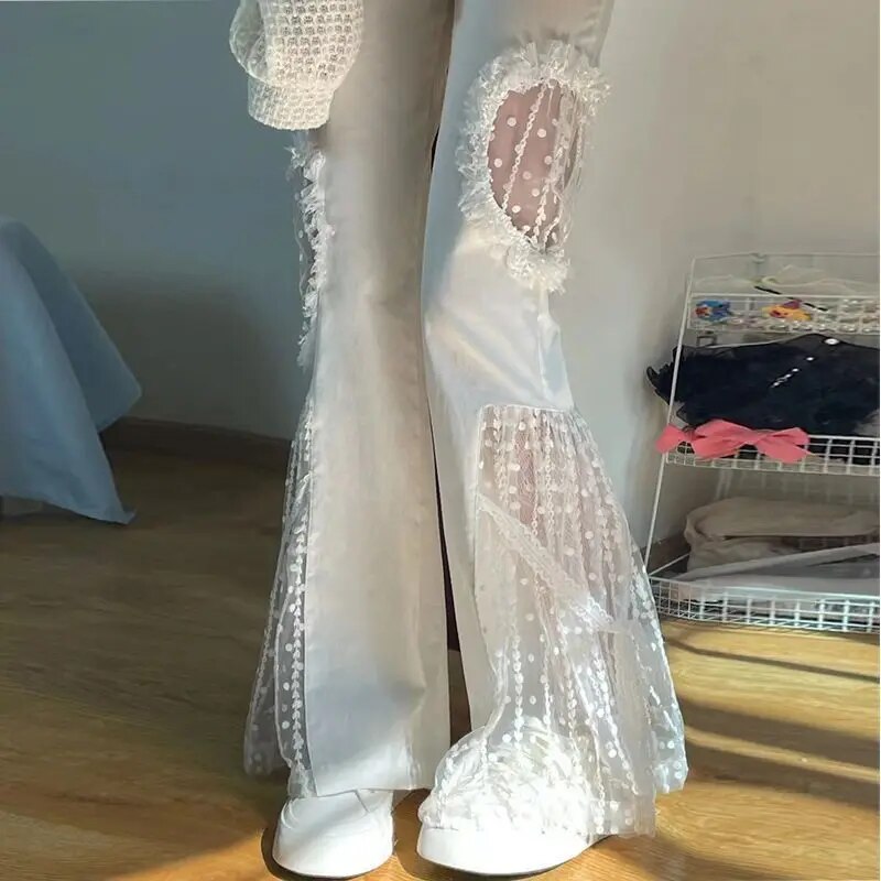 Stilvolle Viola Flared Hose mit Hohem Bund und Eleganten Spitzen-Details