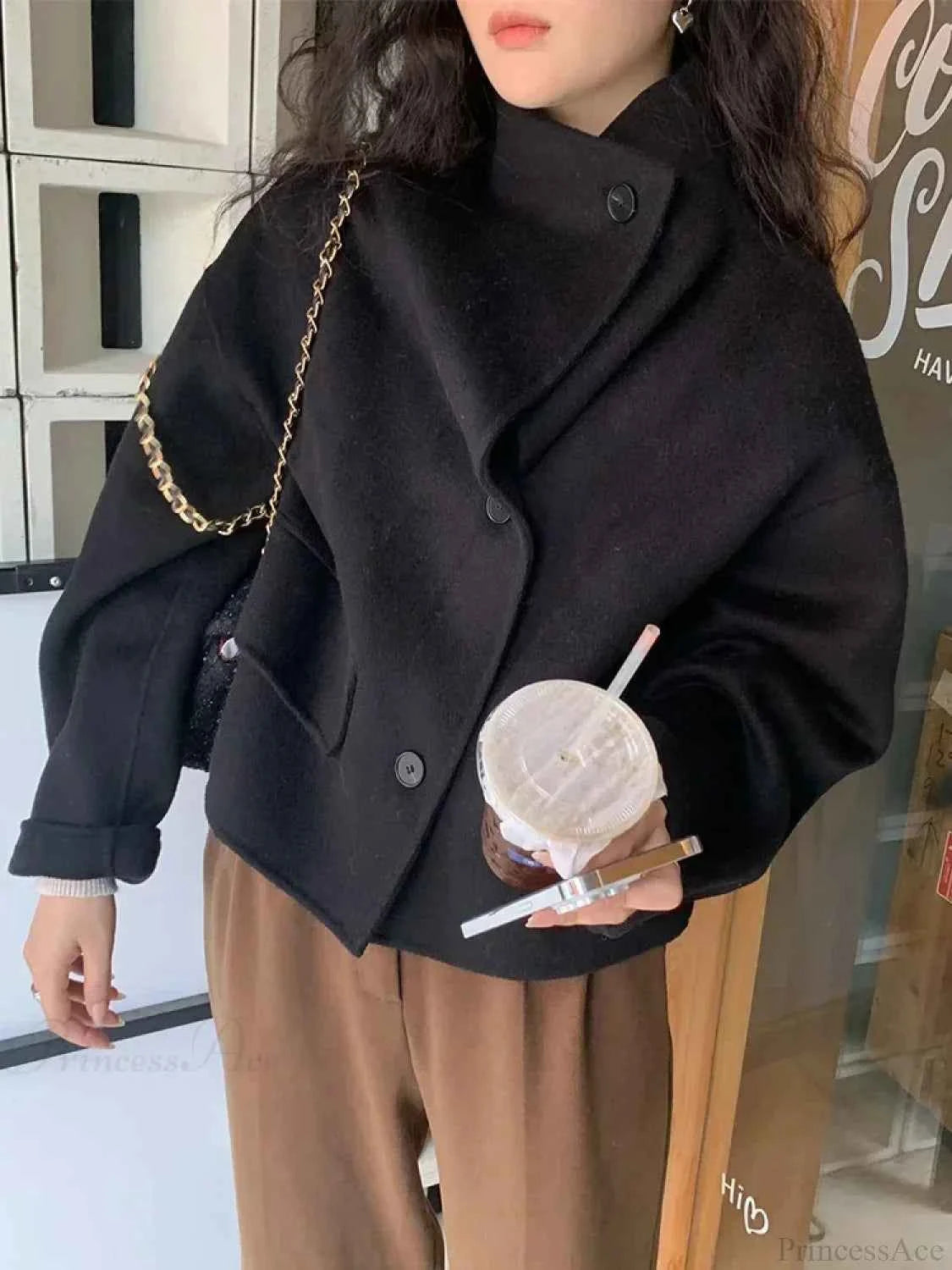 Schicker Winterwollmantel mit Stehkragen und Ein-Knopf-Design