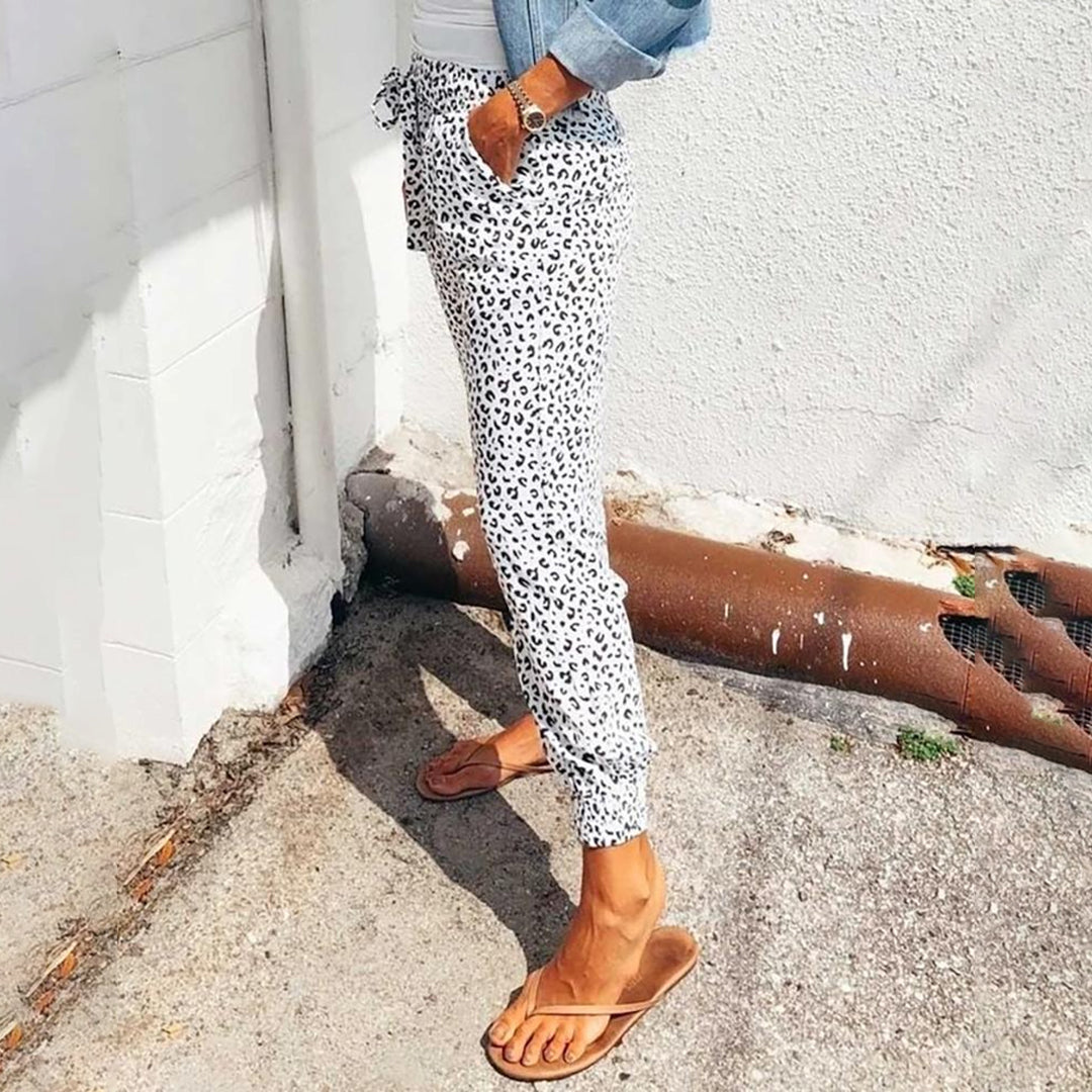 Xandra | Stilvolle Damenhose mit eleganten Leo-Print