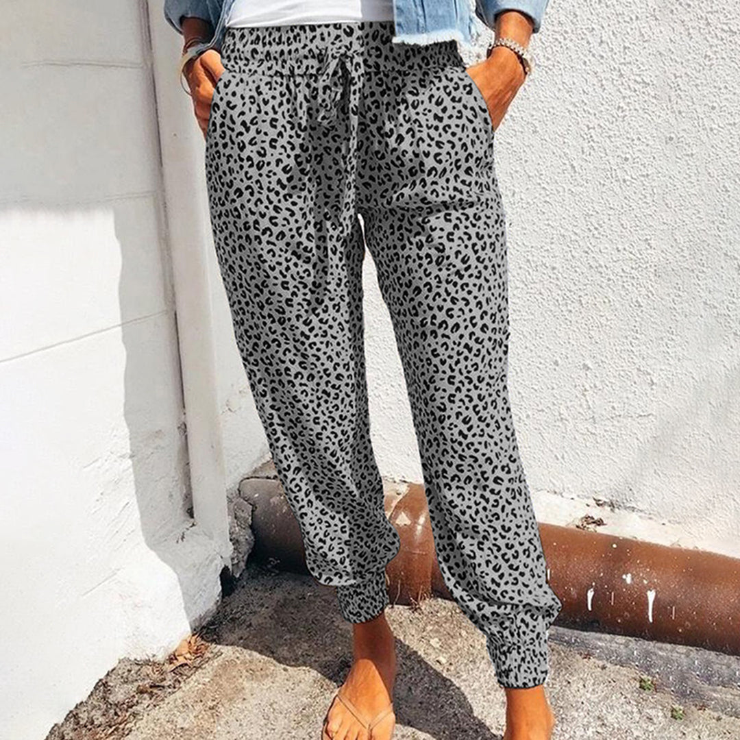 Xandra | Stilvolle Damenhose mit eleganten Leo-Print