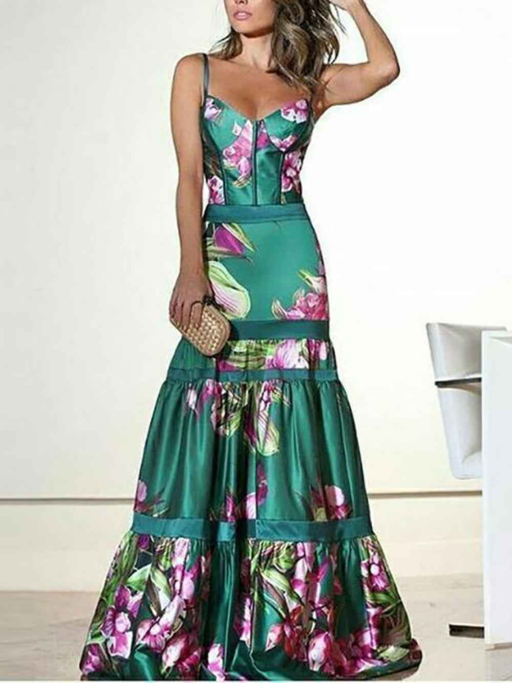 Langes Satin-Maxikleid mit bedrucktem Panel und Rückenträgern
