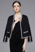 Giacca corta aperta con perle per un look elegante