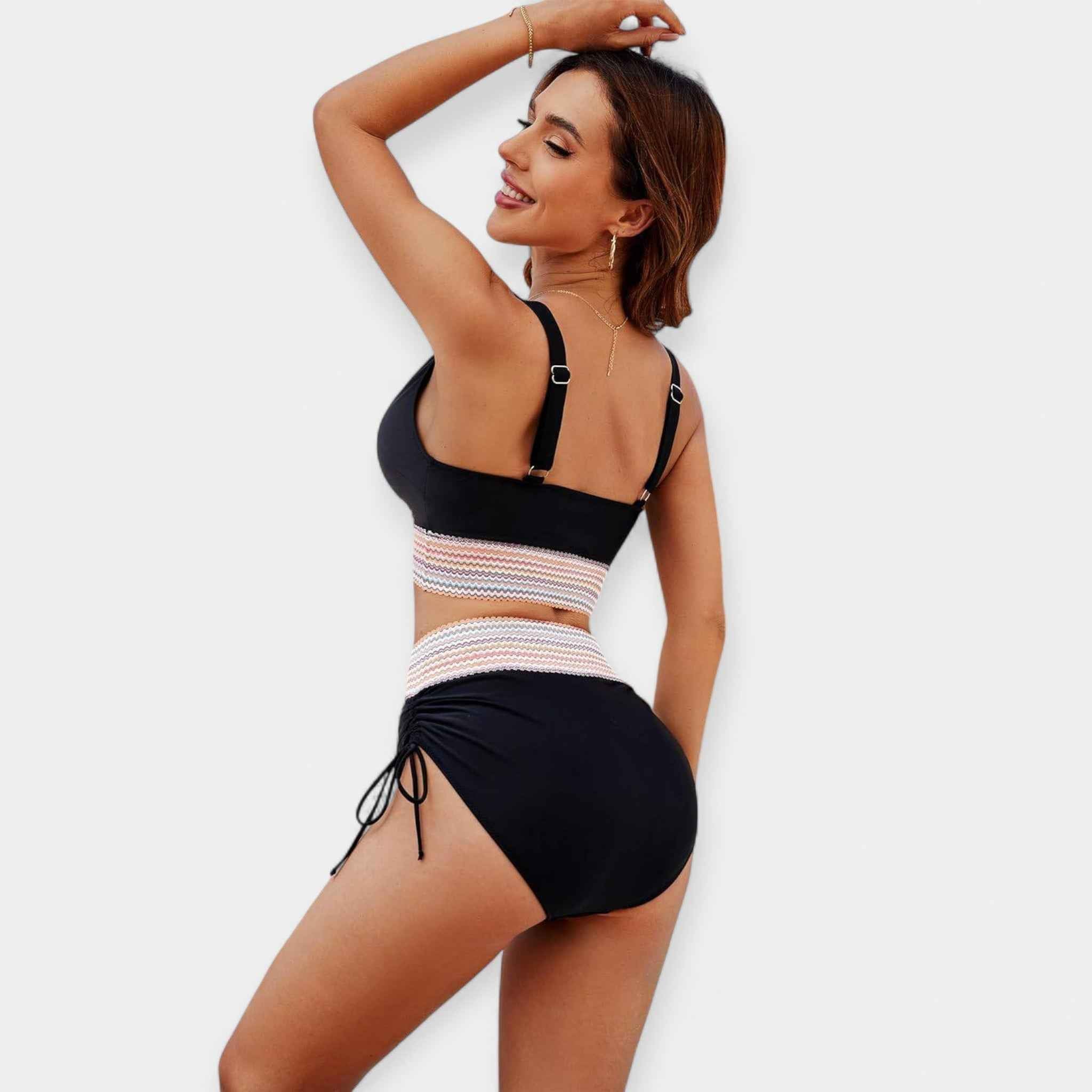 Hochtaillierter Bikini mit Polsterung