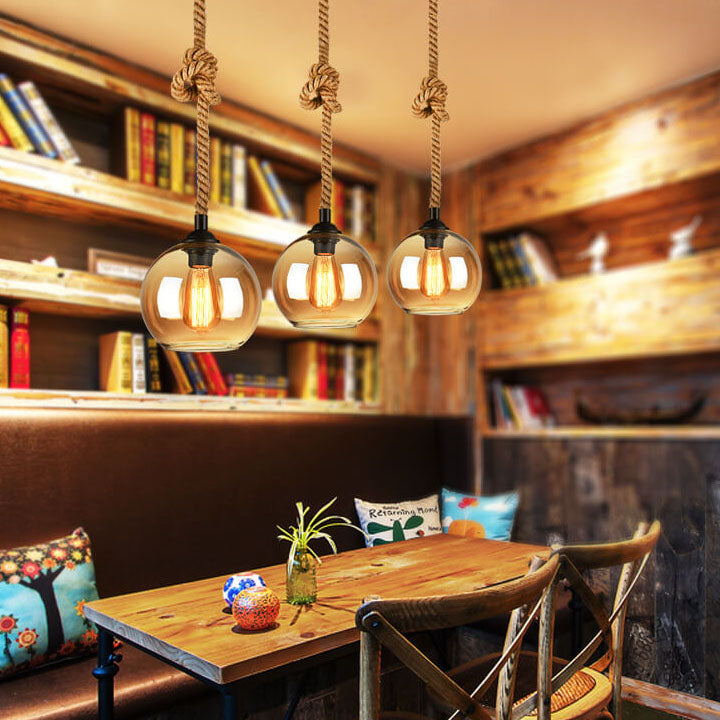 Glaskugel-Pendelleuchte mit Hanfseil - Vintage Lichtdesign