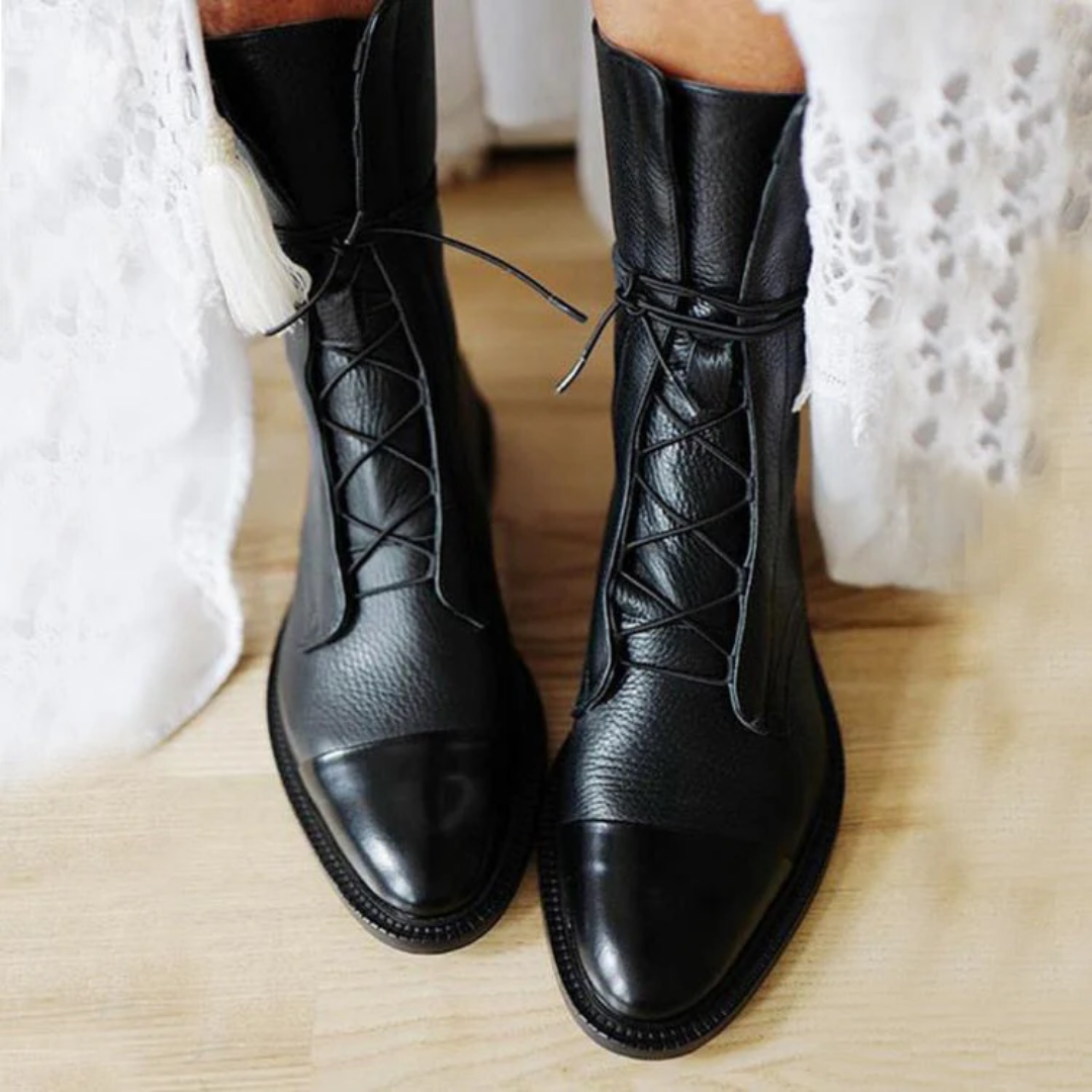 ISABELLA – Elegante Kunstleder-Stiefeletten mit Absatz