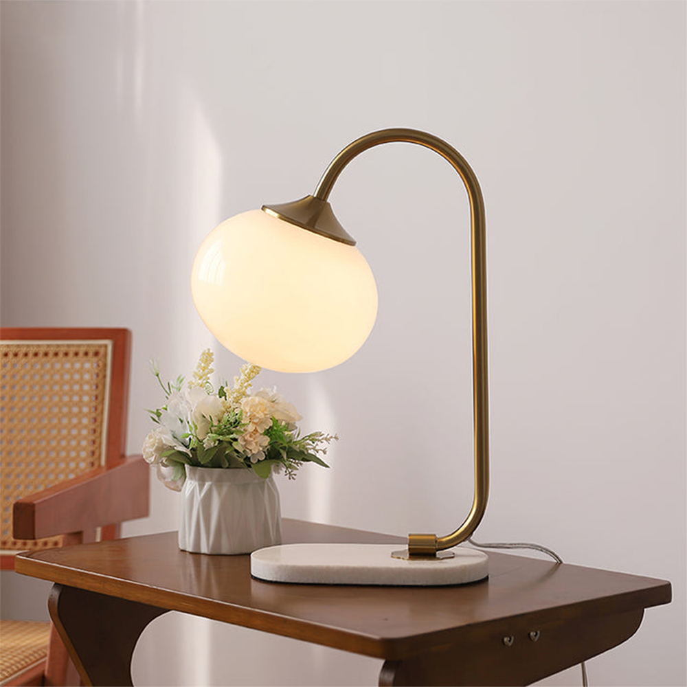 Moderne Designer-Tischlampe aus Glas, Metall, Eisen und Marmor – Elegante Dekoration