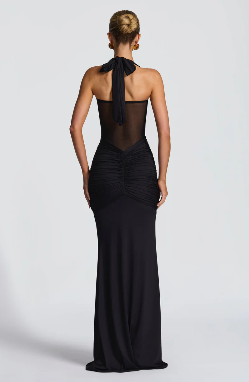Sirenen-Sanduhr-Abendkleid — Betörende Silhouette, Zeitloser Glamour
