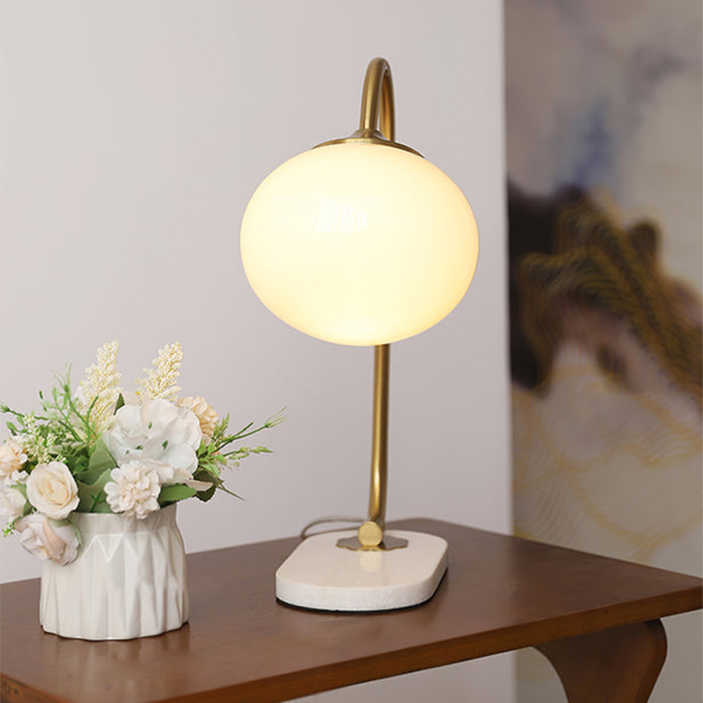 Moderne Designer-Tischlampe aus Glas, Metall, Eisen und Marmor – Elegante Dekoration