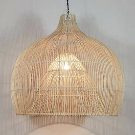 Elegante dondolo in rattan per interni ed esterni, illuminazione finemente realizzata a mano