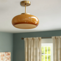 Charmerende vintage gul loftlampe til varm atmosfære