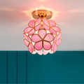 Lussuosa ed elegante lampada da soffitto in vetro a forma di fiore per un interno di stile