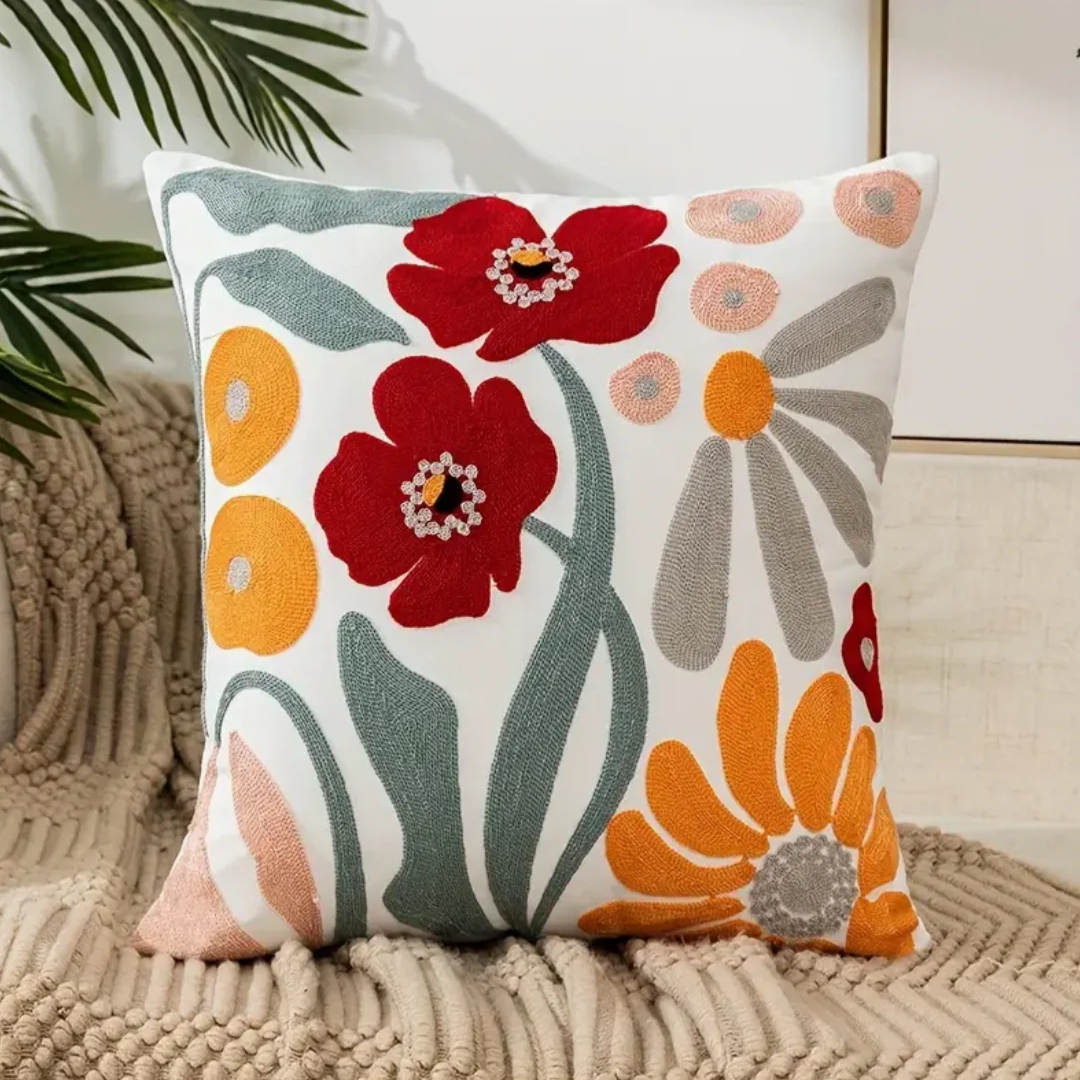 Loxi - Elegantes Dekokissen mit Frischem Blumenmuster für eine Warme Atmosphäre