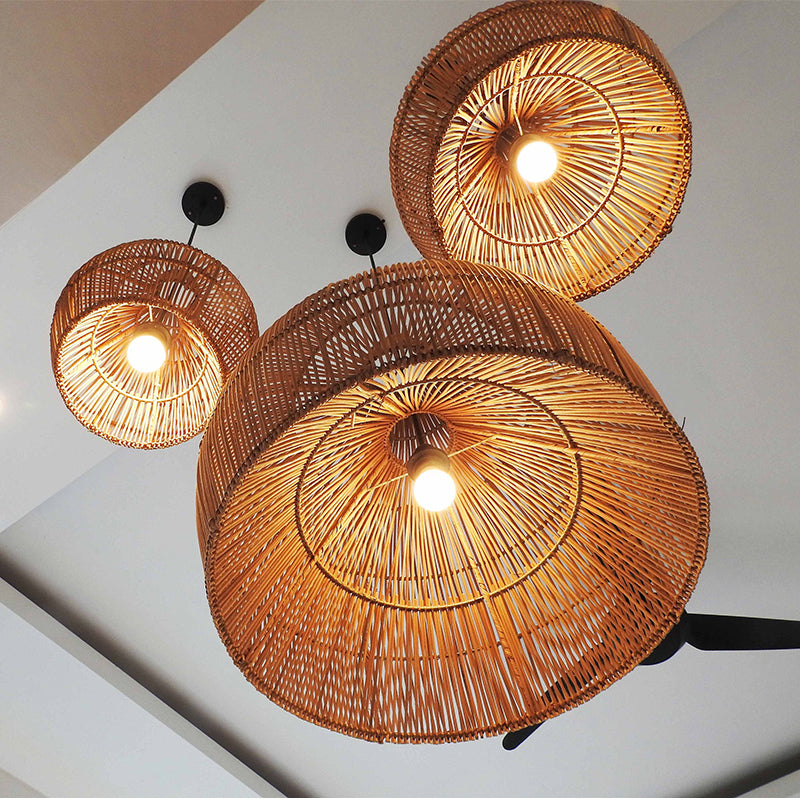 RattaLume - Elegante Rattanschaukel für Innen- und Außenbereich, Fein handgefertigte Beleuchtung