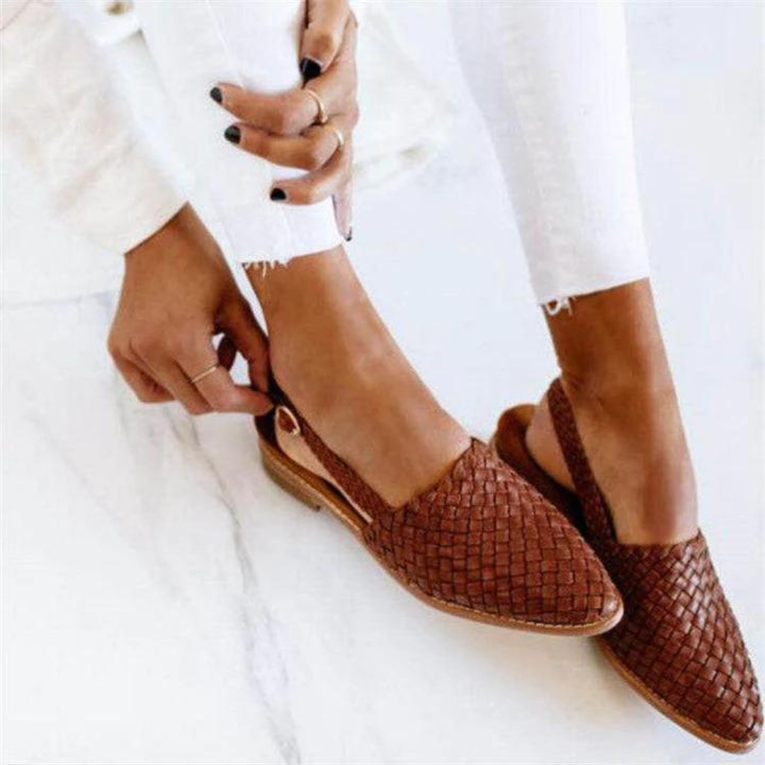 Elegante handgefertigte Ledersandalen für zeitlosen Stil