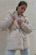 Eleganter, taillierter Wintermantel mit Revers und Gürtel